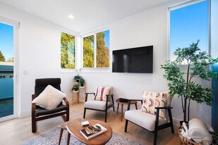 4510 1st Ave NE, Unit SI ID1054656P in Seattle, WA - Building Photo