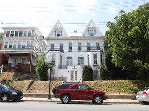 133-135 Summit Ave in Hagerstown, MD - Building Photo - Building Photo