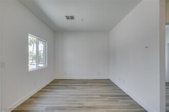 367 N 16th St in Las Vegas, NV - Building Photo - Building Photo