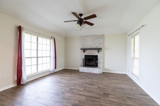 5326 Lauri Ln in Bossier City, LA - Building Photo - Building Photo