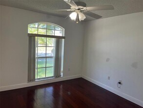 8908 Southbay Dr in Tampa, FL - Building Photo - Building Photo