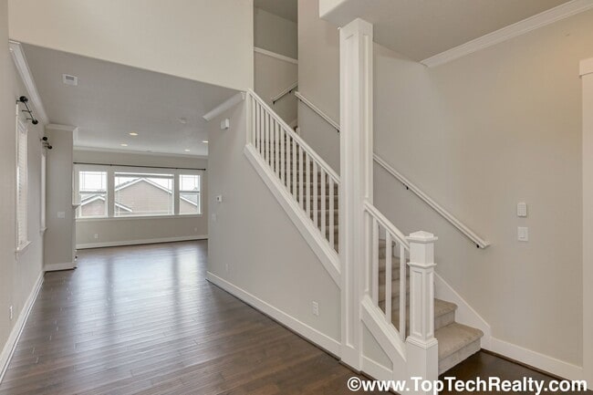 16668 SW Snowdale St in Beaverton, OR - Building Photo - Building Photo