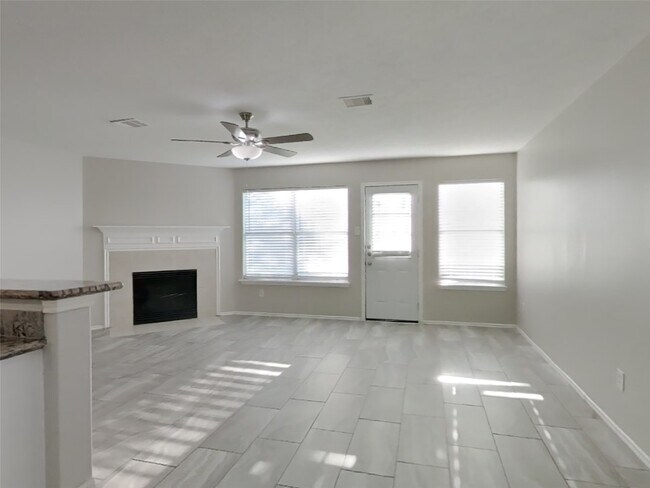 18438 Atascocita Meadows Dr in Humble, TX - Foto de edificio - Building Photo