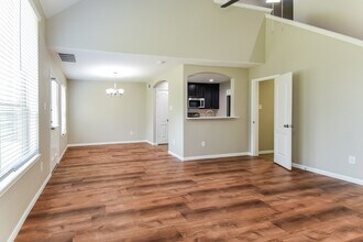251 Sea Breeze Dr in Bacliff, TX - Building Photo - Building Photo