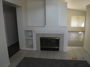 2422 Tottingham Rd in Henderson, NV - Building Photo - Building Photo