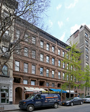 71 W 71st St in New York, NY - Building Photo - Primary Photo