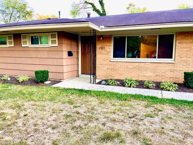 765 Stinchcomb Dr in Columbus, OH - Foto de edificio - Building Photo
