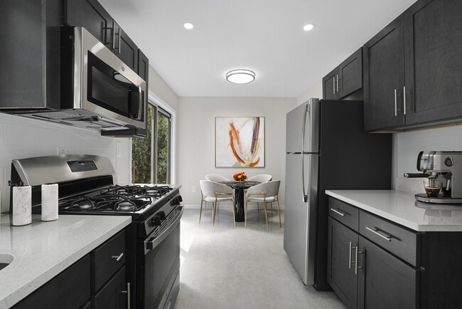 Crown Court in Basking Ridge, NJ - Foto de edificio - Building Photo