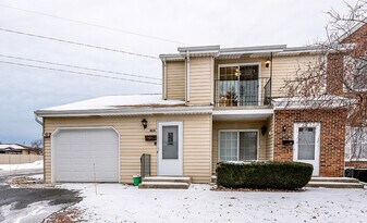 6920 Mariner Dr, Unit 204 in Mount Pleasant, WI - Building Photo