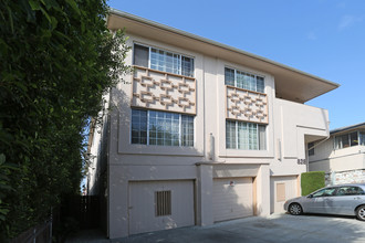 828 Lincoln Blvd in Santa Monica, CA - Building Photo - Building Photo