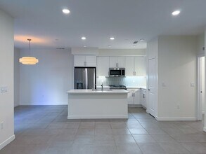 1568 E Thompson Blvd in Ventura, CA - Building Photo - Building Photo