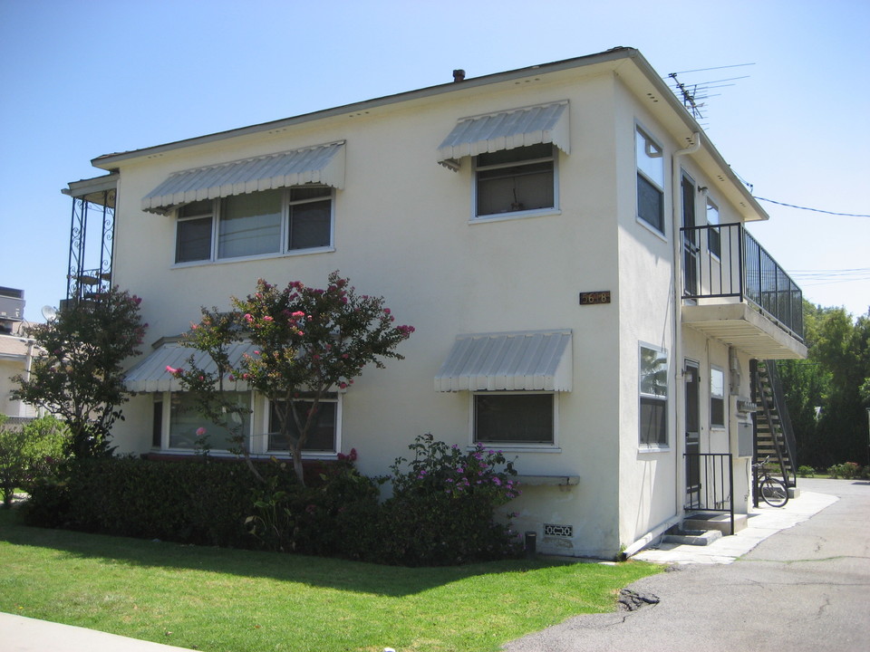 4 Units in Van Nuys, CA - Building Photo