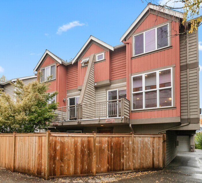 4529 40th Ave SW in Seattle, WA - Building Photo