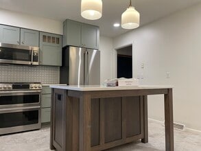 1210 Acewood Blvd in Madison, WI - Building Photo - Building Photo