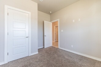 115 Katy Post in San Antonio, TX - Building Photo - Building Photo