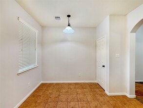 4710 Meadow Way Dr in Deer Park, TX - Building Photo - Building Photo