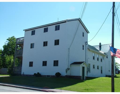 50 Main St in Patten, ME - Foto de edificio - Building Photo