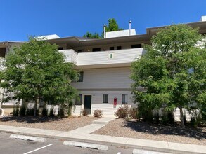 1705 Heatheridge Rd in Fort Collins, CO - Foto de edificio - Building Photo