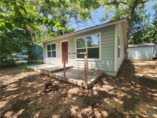 1118 Timber Elm in Seguin, TX - Foto de edificio - Building Photo