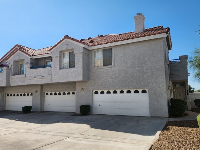5201 S Torrey Pines Dr in Las Vegas, NV - Building Photo - Building Photo
