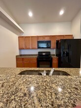 717 SE 7th St in Cape Coral, FL - Foto de edificio - Building Photo