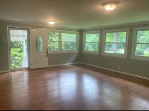 429 Dorothy Dr in Cary, NC - Building Photo - Building Photo