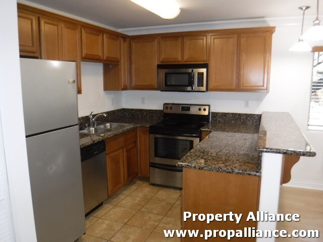 800 N Mollison Ave-Unit -#17 in El Cajon, CA - Building Photo - Building Photo