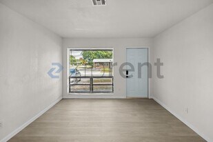 1421 NW 32nd Ave in Fort Lauderdale, FL - Building Photo