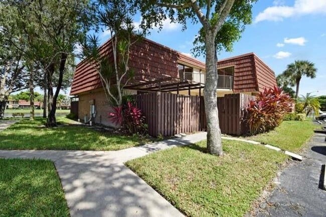 8535 Boca Rio Dr in Boca Raton, FL - Building Photo - Building Photo