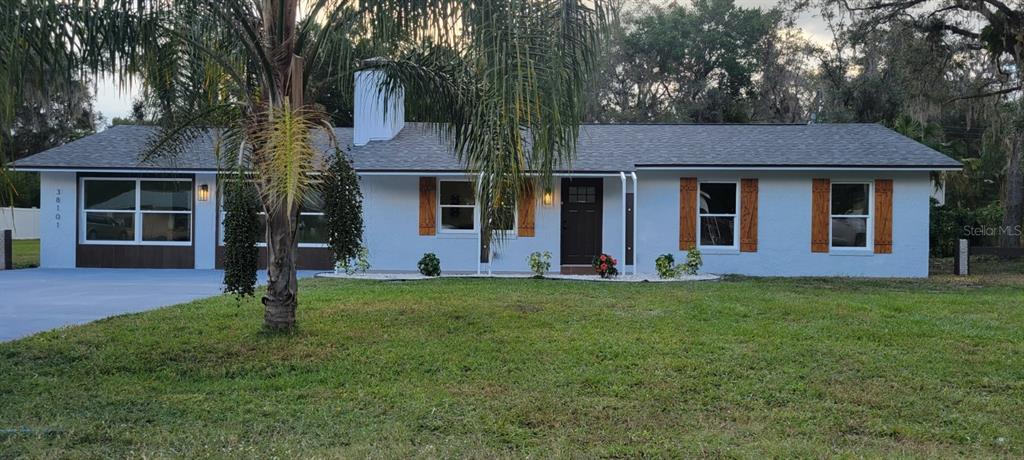 38101 Salem Ave in Zephyrhills, FL - Building Photo