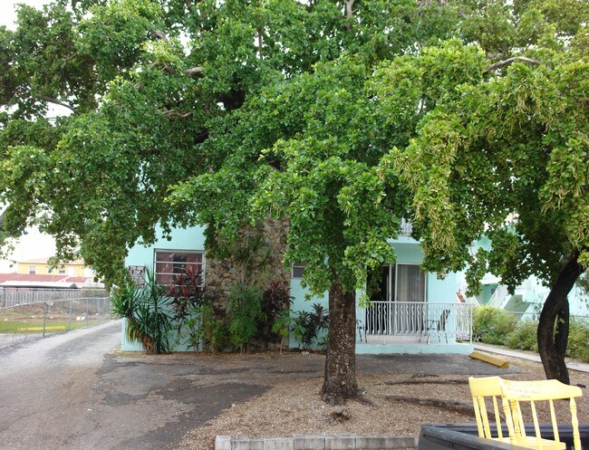 1620 SW 2nd St in Miami, FL - Building Photo - Building Photo