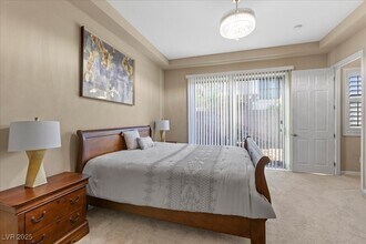 425 Via Stretto Ave in Henderson, NV - Building Photo - Building Photo