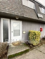 638 M St NE in Auburn, WA - Building Photo