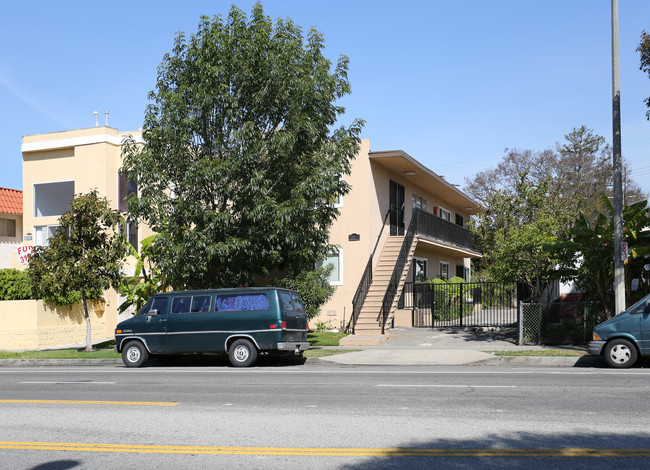 12017 Washington Pl in Los Angeles, CA - Building Photo - Building Photo