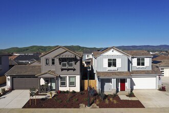 Sierra Vista in Vacaville, CA - Foto de edificio - Building Photo