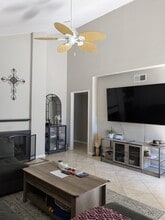 18681 Maplewood Cir, Unit 18681 Maplewood Circle in Huntington Beach, CA - Foto de edificio - Building Photo