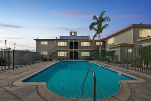 Sahara Apartments in Bellflower, CA - Building Photo