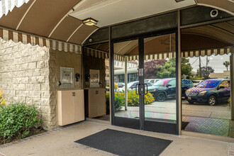 Lindenwood in Long Beach, CA - Foto de edificio - Building Photo