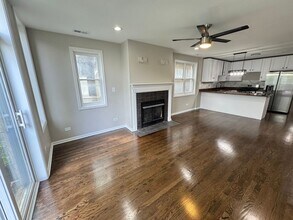 5438 S Indiana Ave in Chicago, IL - Foto de edificio - Building Photo