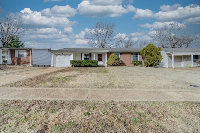1435 Willowbrook Dr in Florissant, MO - Building Photo - Building Photo