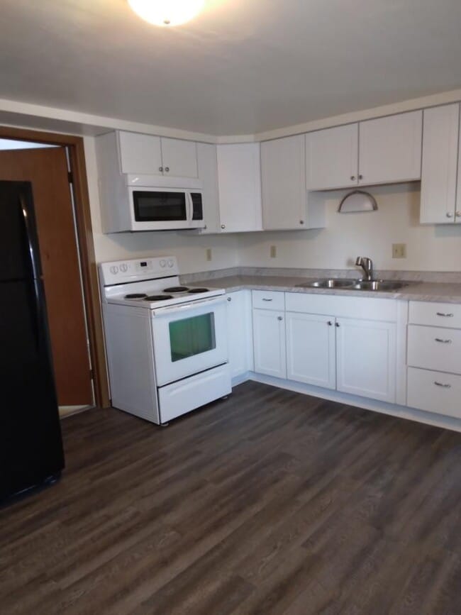 710 N University Ave Rentals in Beaver Dam, WI