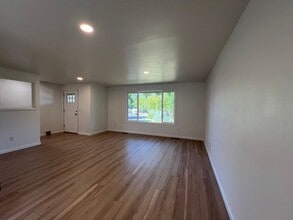 2672-2676 Upper Dr in Medford, OR - Building Photo - Building Photo