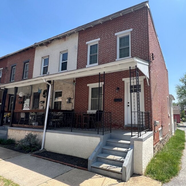 property at 224 W Lafayette St