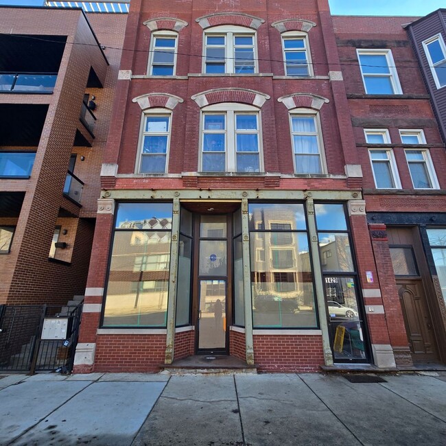 1429 W Grand Ave