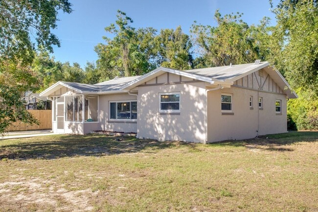 610 W Maud St in Tavares, FL - Building Photo - Building Photo