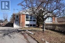 3443 Queenston Dr in Mississauga, ON - Building Photo