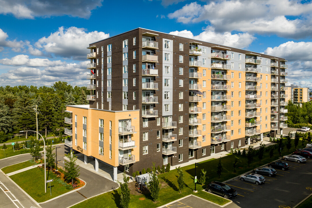 Residence Estia in Laval, QC - Building Photo