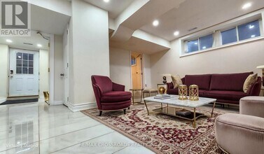 20 Massie St in Toronto, ON - Building Photo - Building Photo