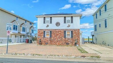 6713 Monmouth Ave in Ventnor City, NJ - Foto de edificio - Building Photo