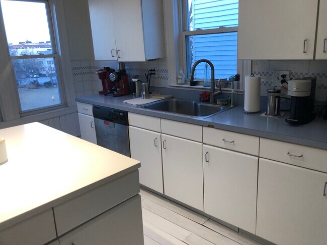 231 Harvard St, Unit 5 in Cambridge, MA - Foto de edificio - Building Photo